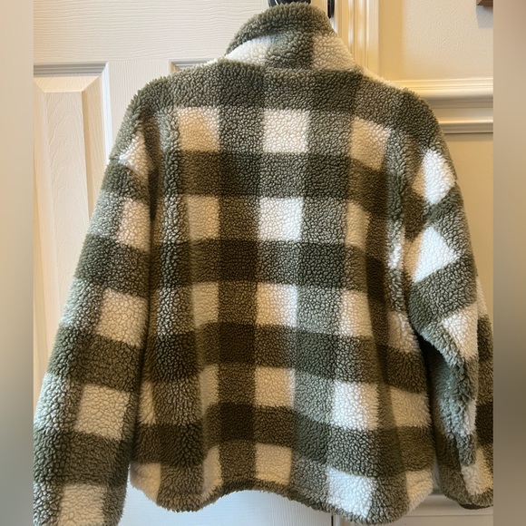 Levi's Women's Sherpa Zip Up Teddy Jacket, Olive Plaid - Picture 2 of 3
